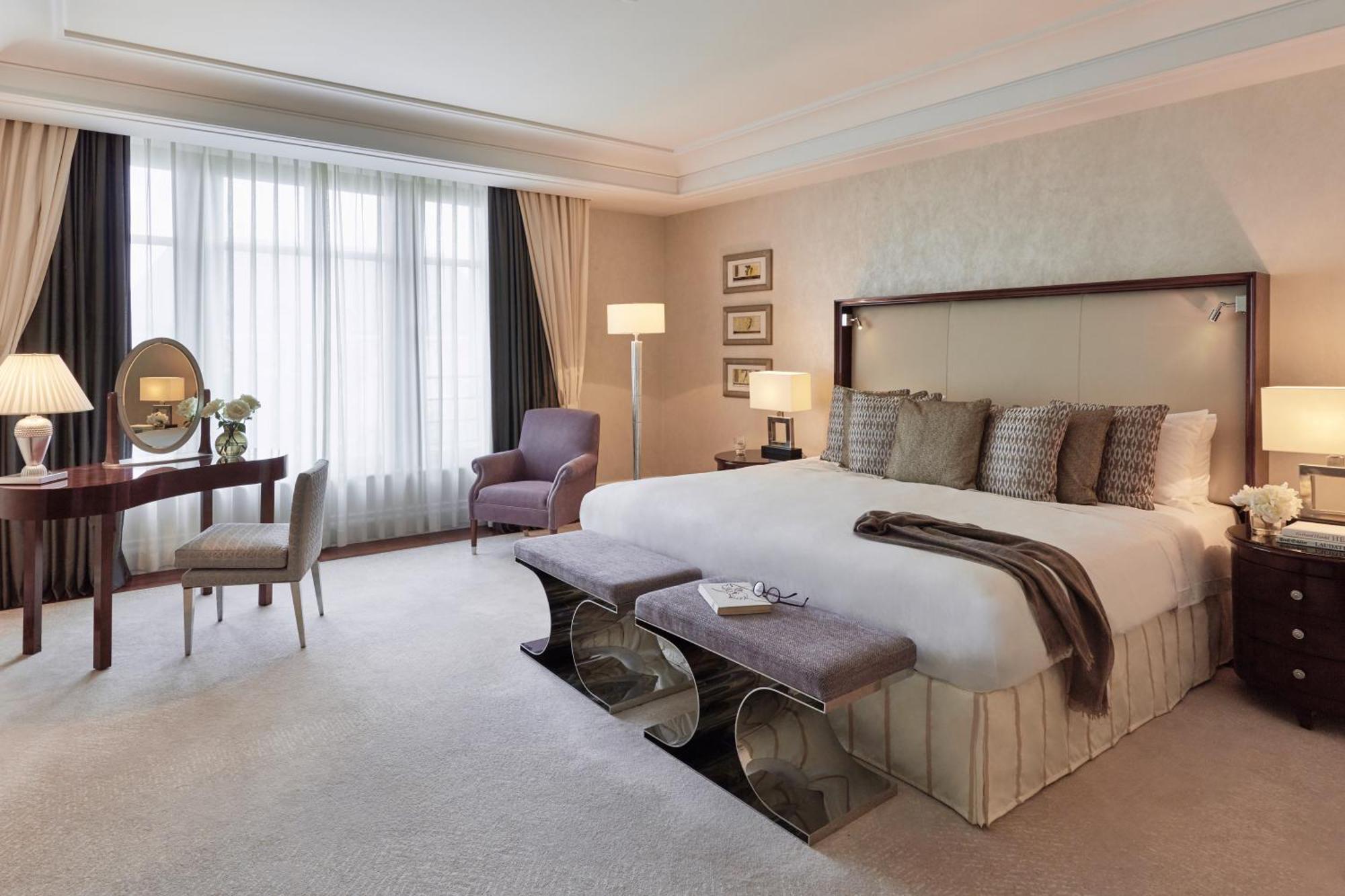 Executive Suite,1276705597:JPEG