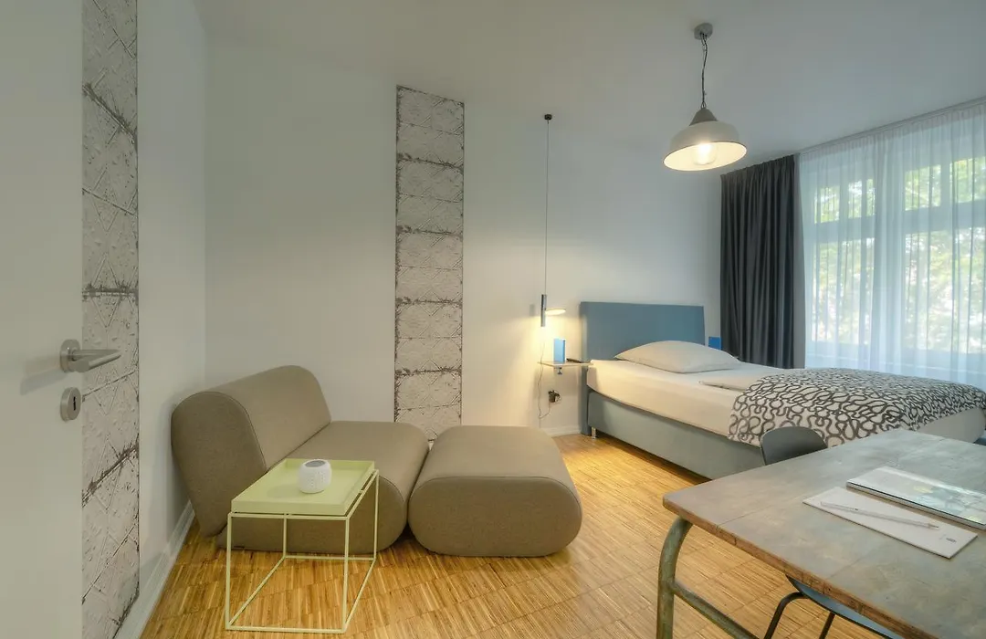 B-Boardinghouse-1
