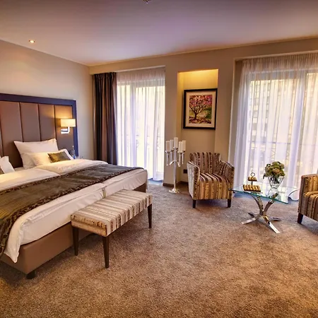 Favor Hotel Koenigsallee-2